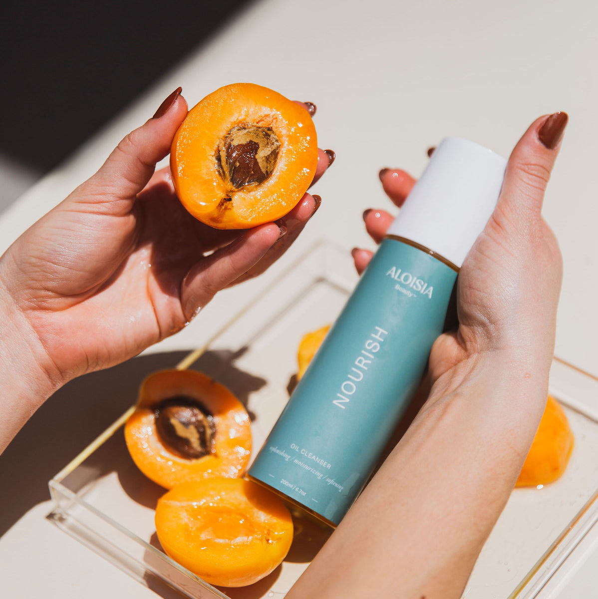 Skineez Infuses Apricot Kernel Oil in Its Wearable Skincare – Skineez®